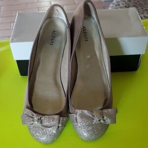 Alfani Gold and Tan Flats with Glitter Bow, 8.5
